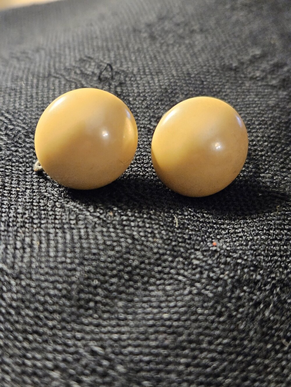 Vintage Classic Round Butterscotch Yellow Screw Back Earrings